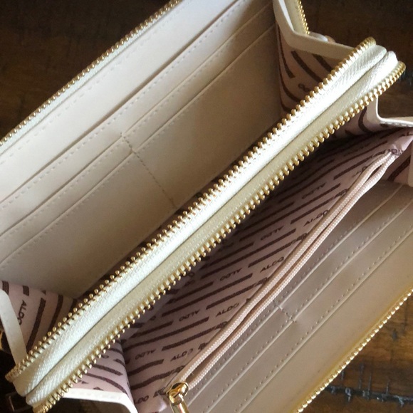 ALDO Cream Wallet NWOT - Picture 2 of 7